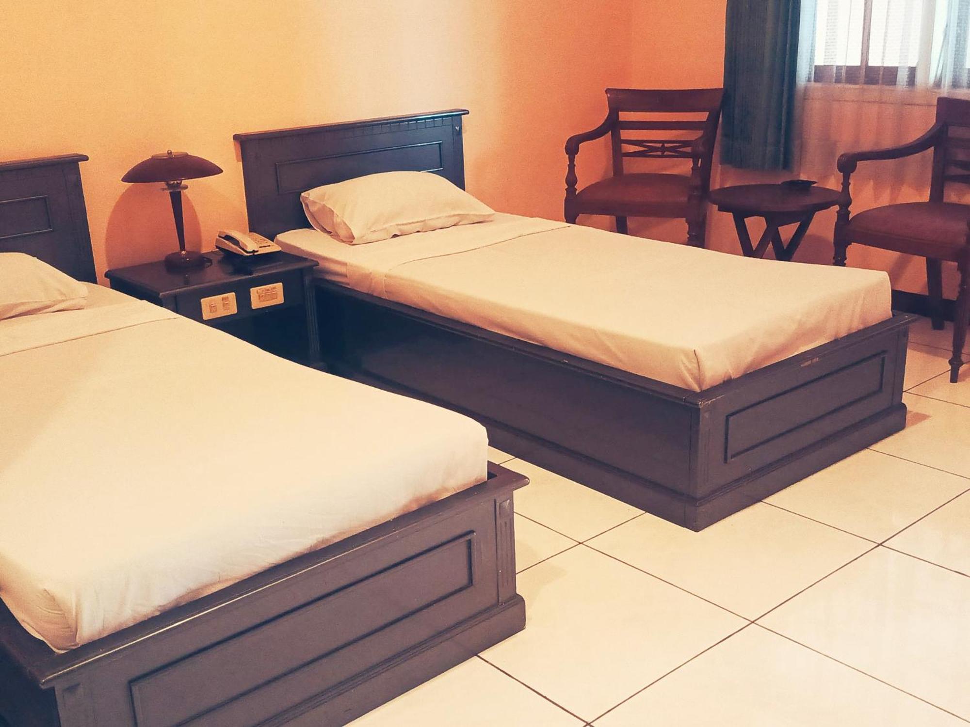 Hotel Wijaya Пурвокерто Экстерьер фото