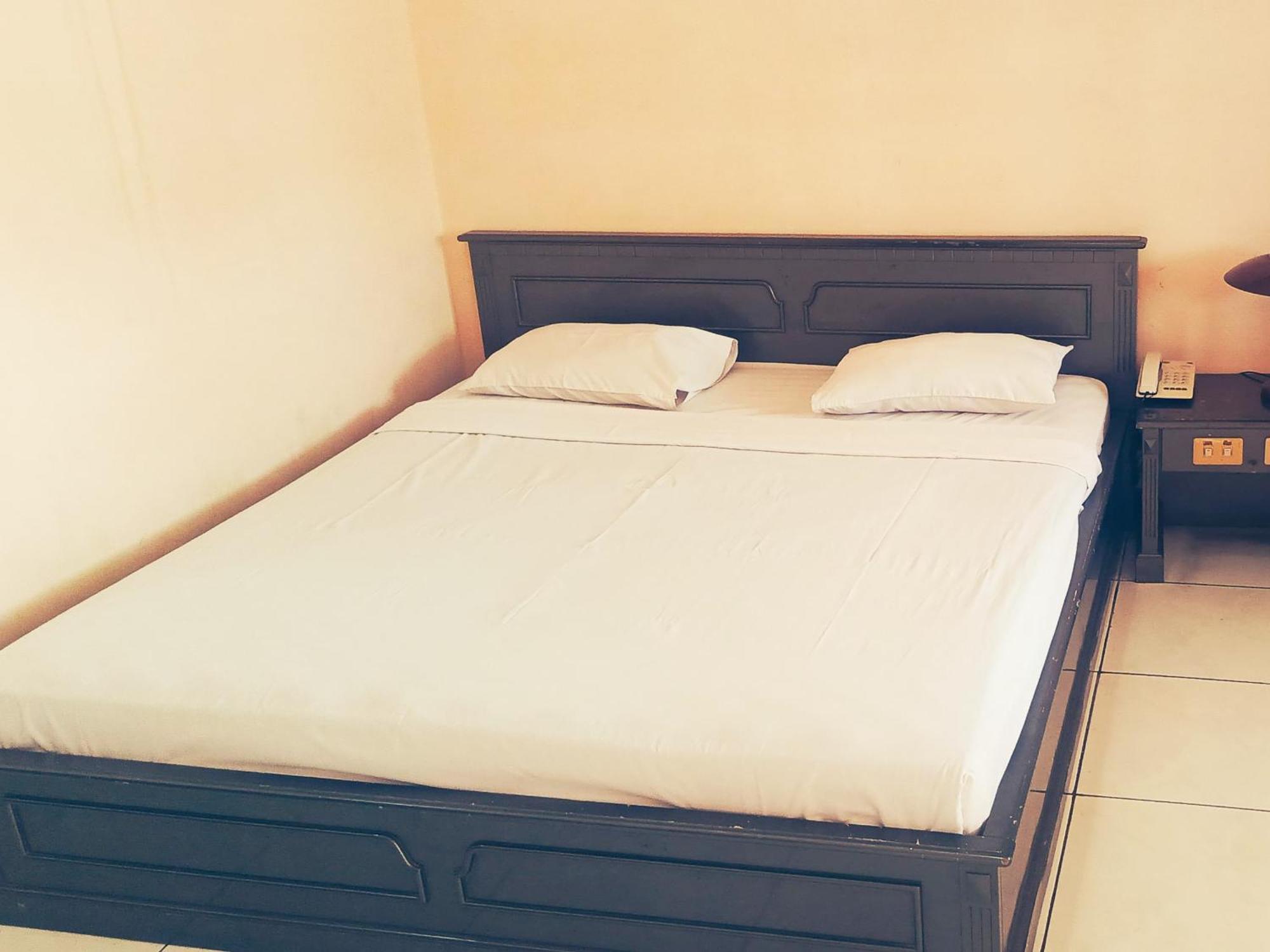 Hotel Wijaya Пурвокерто Экстерьер фото