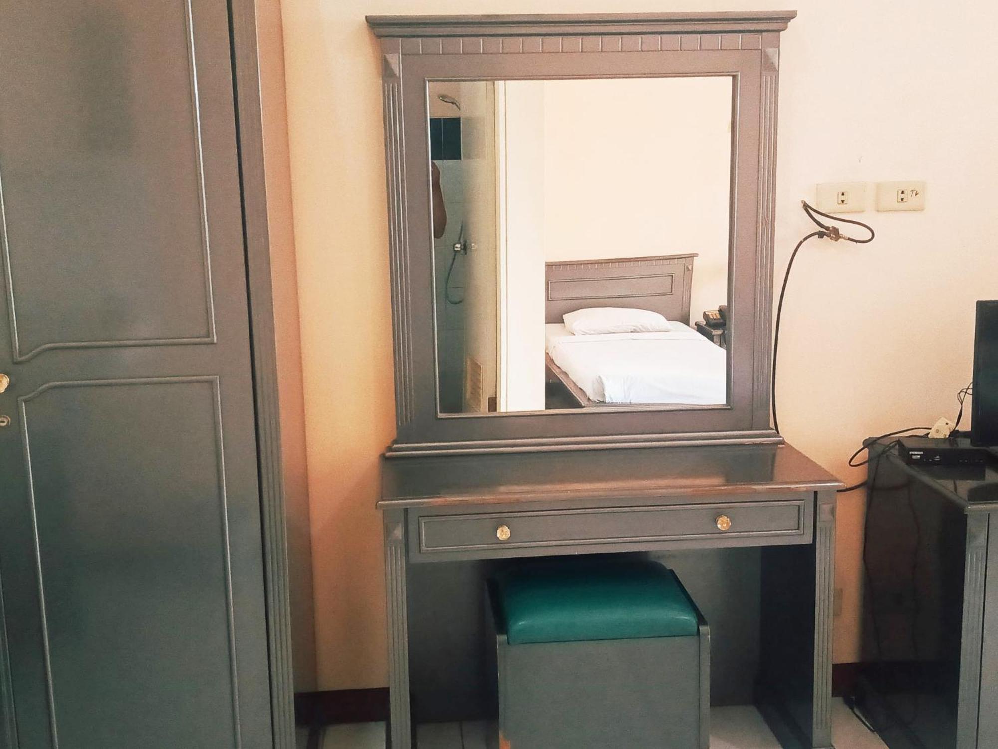 Hotel Wijaya Пурвокерто Экстерьер фото