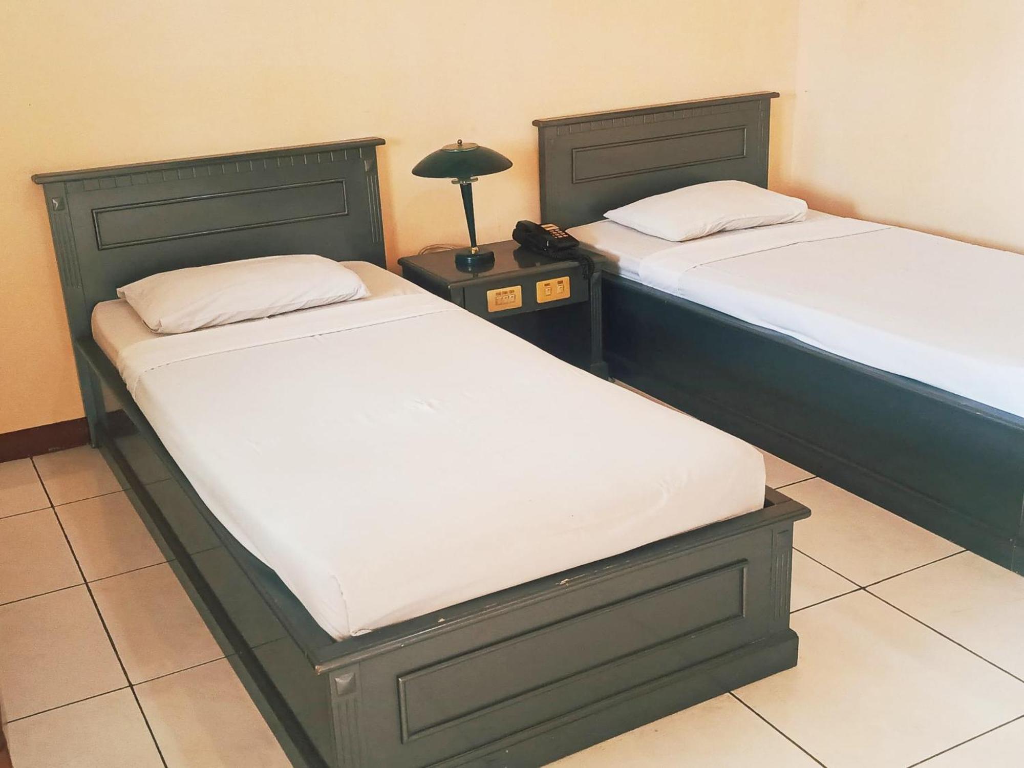 Hotel Wijaya Пурвокерто Экстерьер фото