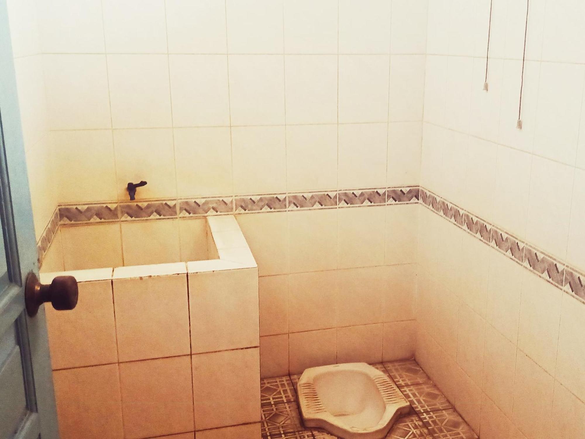 Hotel Wijaya Пурвокерто Экстерьер фото