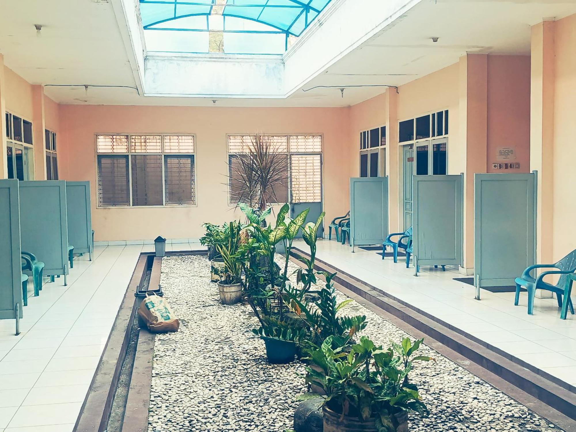 Hotel Wijaya Пурвокерто Экстерьер фото
